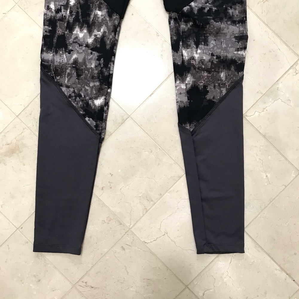Forever 21 Athletic Print Leggings - Picture 4 of 6
